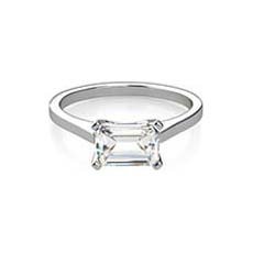 Linda baguette diamond ring